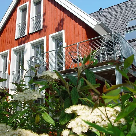 Ferienwohnungen Haus Am Deich Prerow Exterior photo